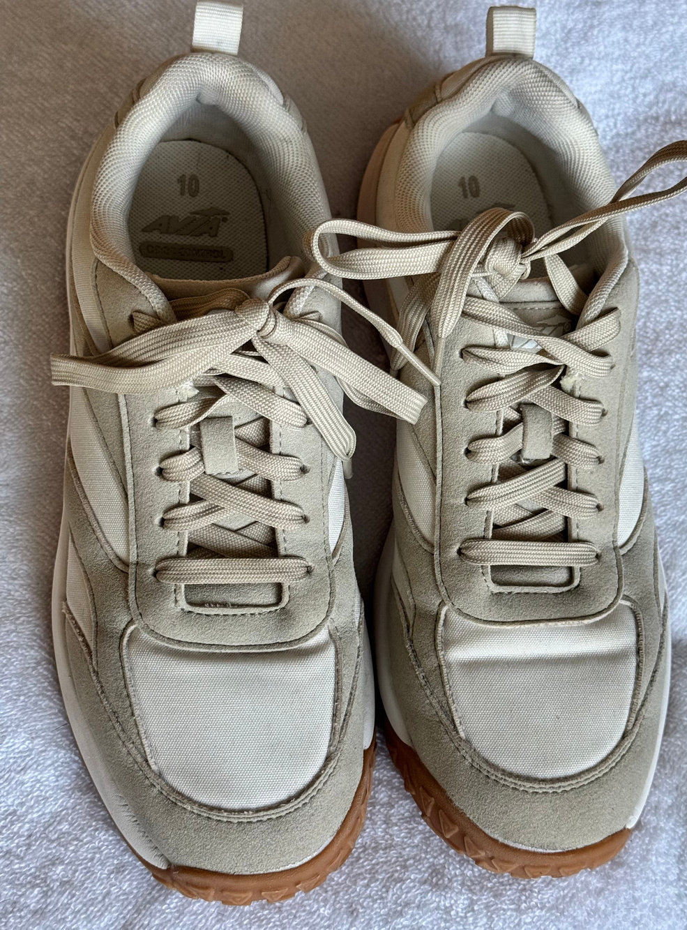 Avia Sneakers Retro Y2K Beige Gum Sole Size 10